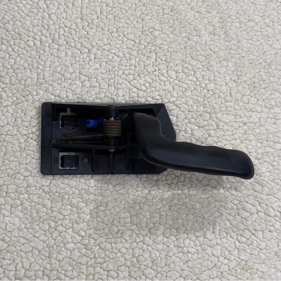 Chev Silverado Tahoe GMC Sierra Yukon Interior Door Handle 15029904  15057526 - Picture 13 of 15